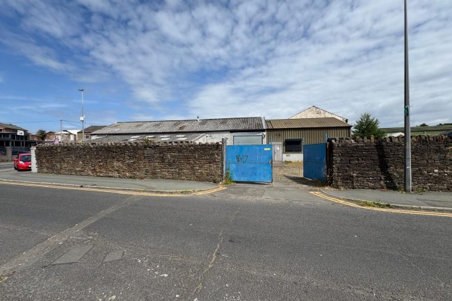 Workshop Premises, Weir Street/Freckleton Street, Blackburn, BB2 2AN